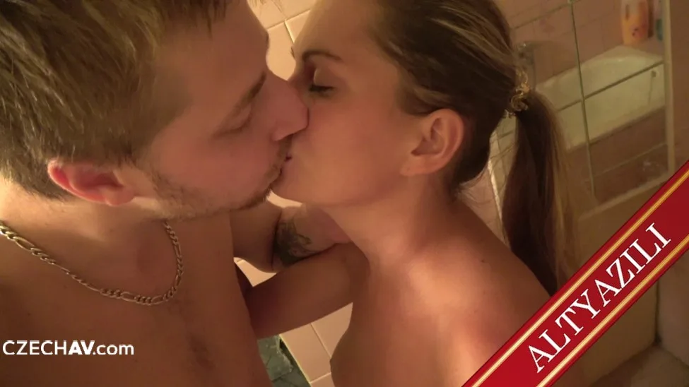 Eş değiştirmeli grup porno keyfi