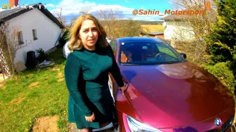 İlk Kez Bu Kadar Büyük Bir Yarak Gördüğünü İtiraf Eden Üvey Abla